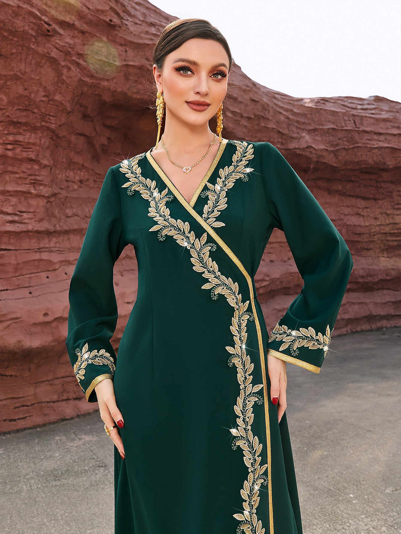 4111 Hand-Swen Bead Embellshments Rhinestone Long V Nekk V Abaya,  Elegant Rmantic Glamorous Vacation Fantasy Long Sleeve