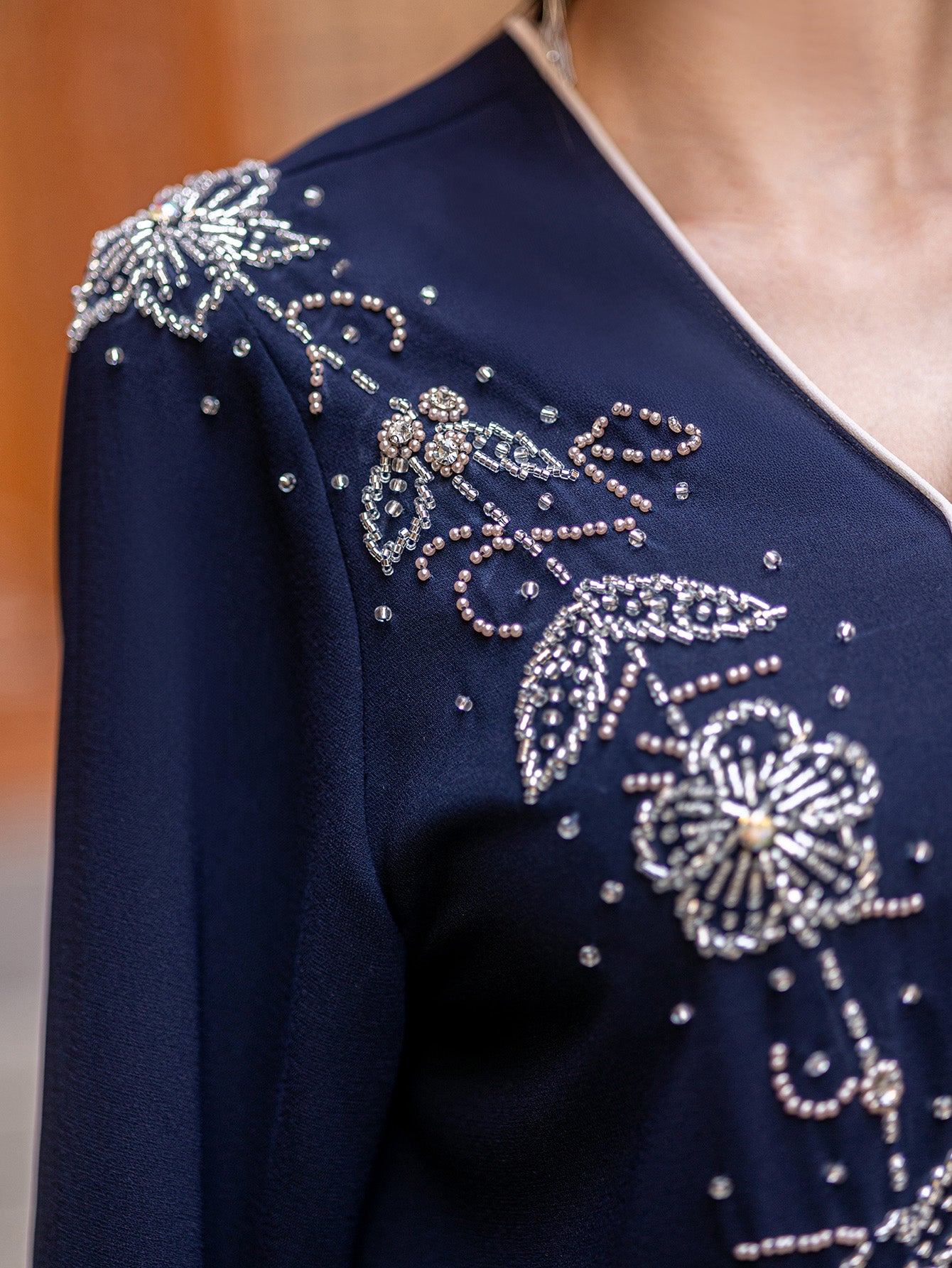 15218 Hand-Sewn Rhinestone with Flaral sheap Elegant & Long Sleeve Arabic Abaya