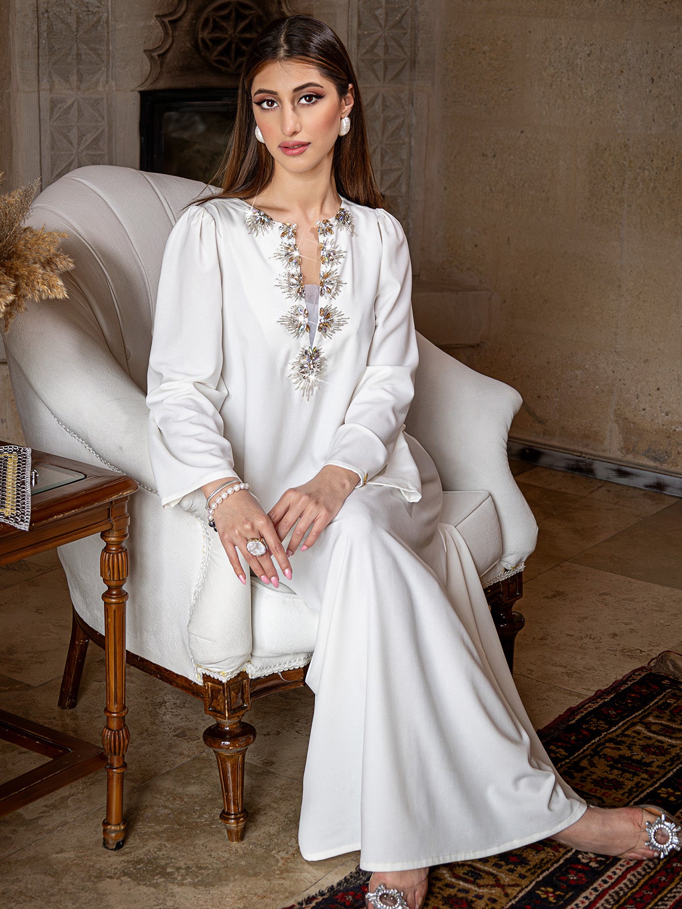 15009 Middle East hand-sewn diamond robe new long dress elegant long-sleeved dress evening dress