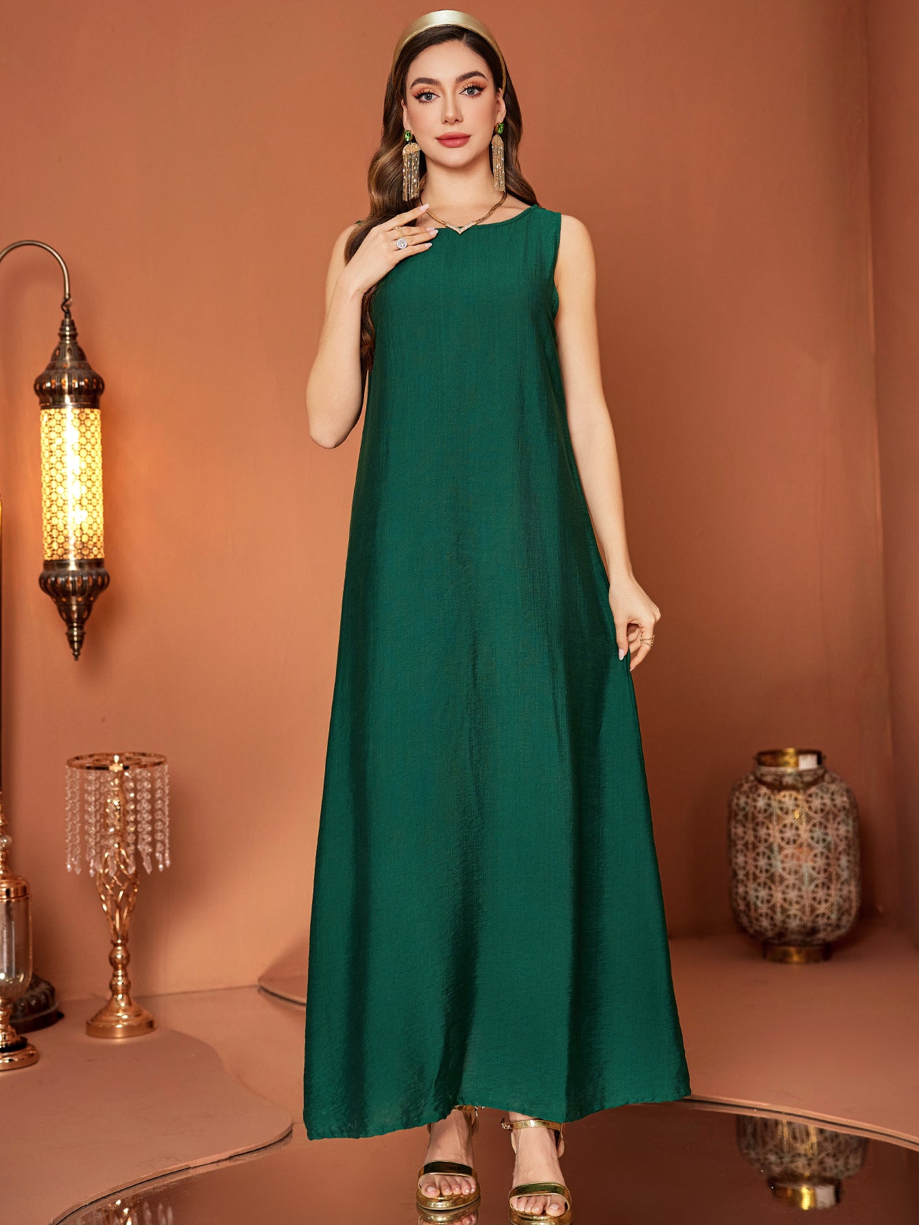 5252Arabic Two-Piece Set | Emerald Inner Dress + White Gold-Embroidered Abaya for Evening Elegance