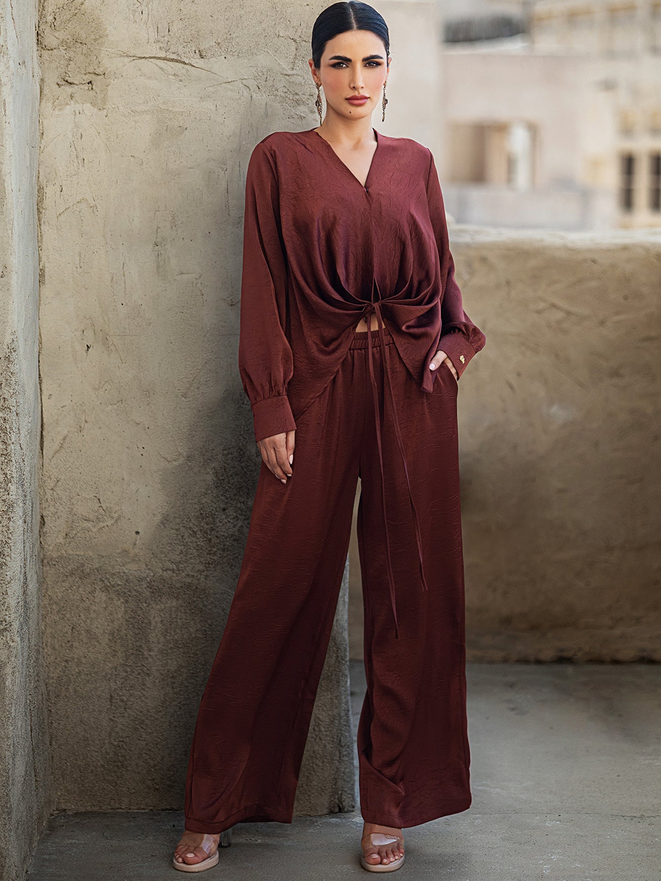 2-Piece set BA5085 reddish-brown embossed satin set cross-lace elegant atmosphere 2-piece set