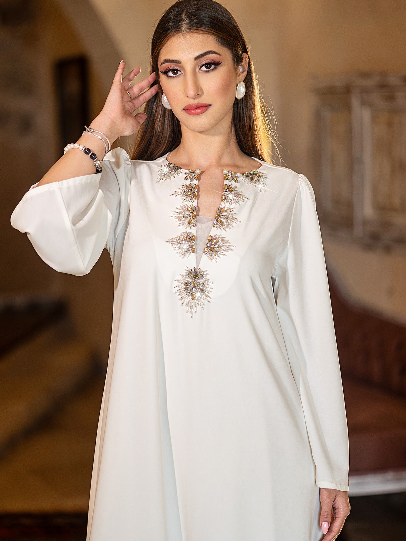 15009 Middle East hand-sewn diamond robe new long dress elegant long-sleeved dress evening dress