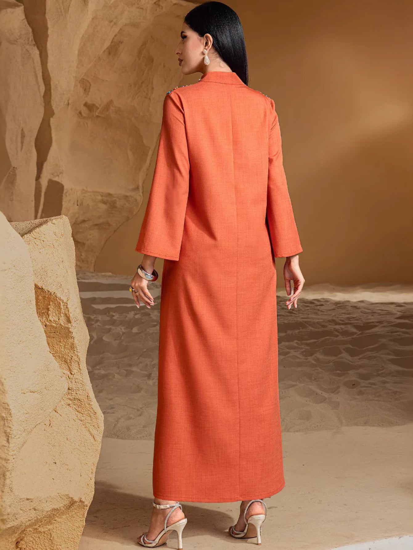 15253 Middle East high-end heavy industry hand-sewn diamond temperament arabic robe loose spot women's clothing